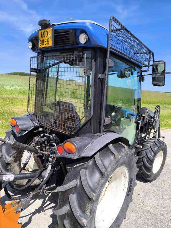 Traktor kolový New Holland T3030 s nakladačem a mulčovačem - foto 3