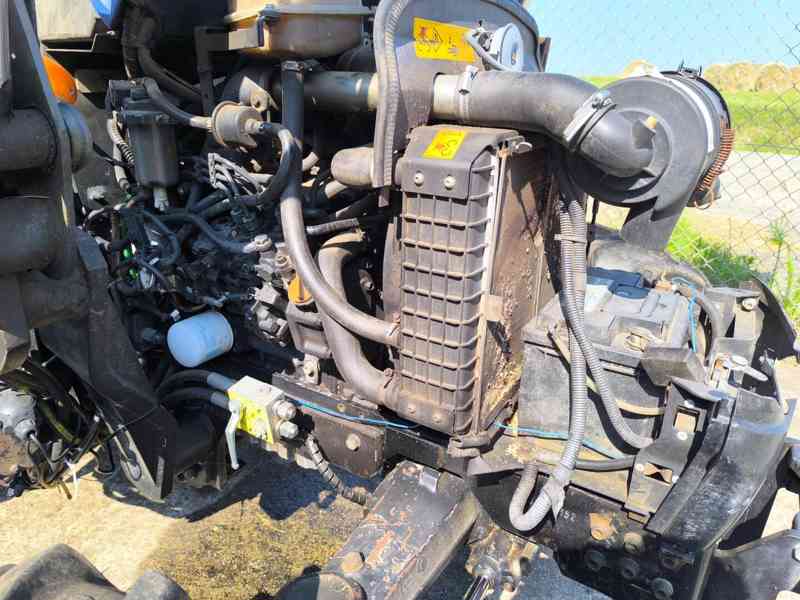 Traktor kolový New Holland T3030 s nakladačem a mulčovačem - foto 13