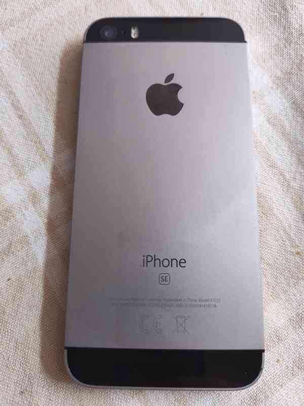 Mobilní dotykový telefon iPhone SE 32GB stříbrný - foto 3