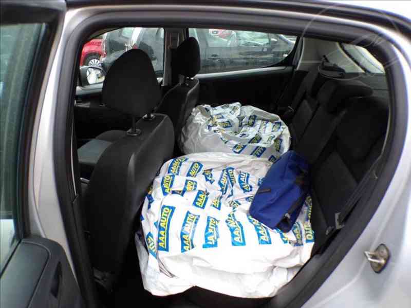 Peugeot 207 1,4 i KOUPENO V ČR - foto 8