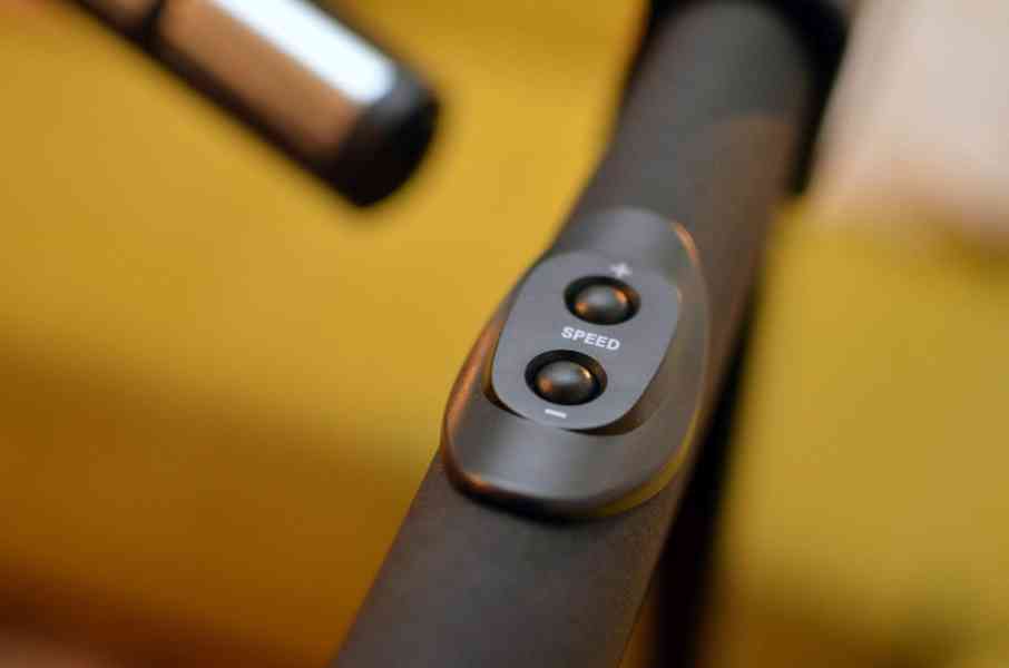 Běžecký pás HRS T-400S (autosklon, 3HP, 45x126cm, do 130kg)  - foto 5