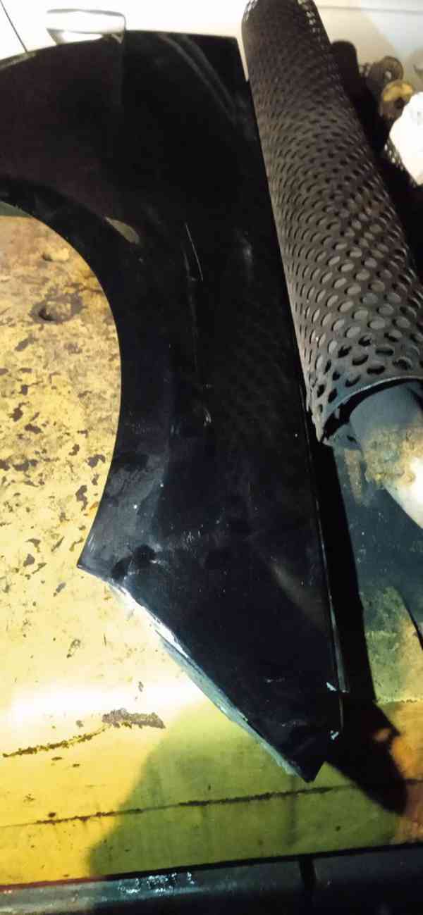 MERCEDES E-W212 PŘEDNÍ BLATNÍKY - foto 3