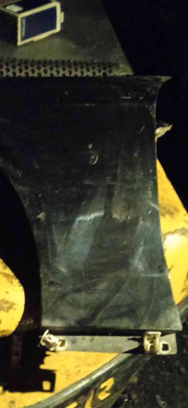 MERCEDES E-W212 PŘEDNÍ BLATNÍKY - foto 2