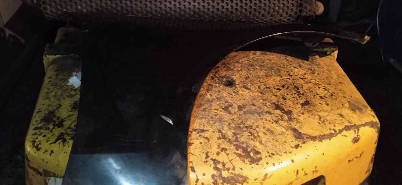 MERCEDES E-W212 PŘEDNÍ BLATNÍKY - foto 1