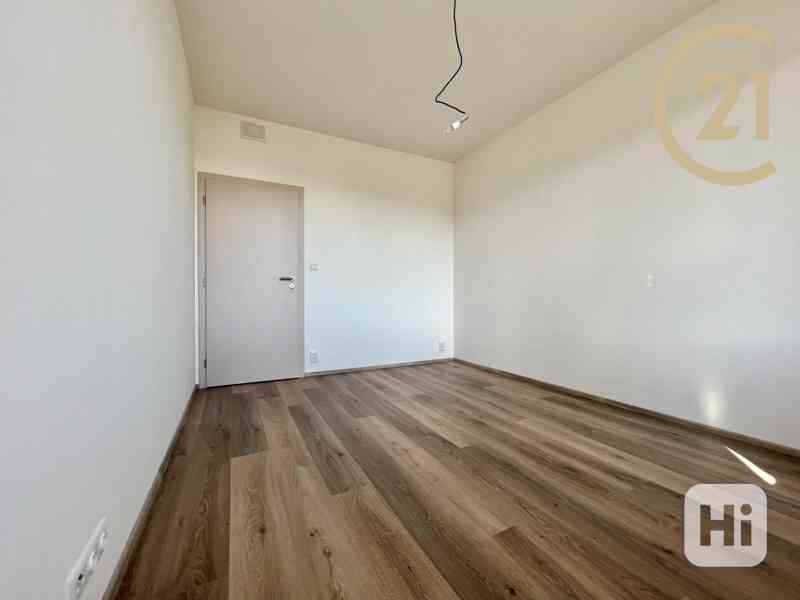 Prodej bytu 2+KK v novostavbě s terasou, 63 m2, Praha-Vysočany - foto 9