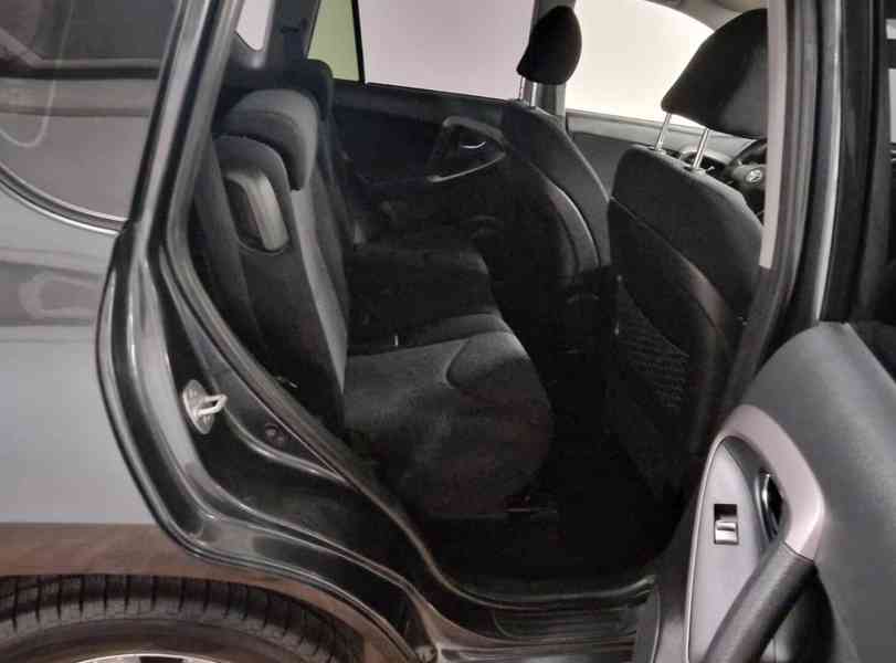 Toyota RAV 4 2.0i 4x4 Sol benzín 112kw - foto 19
