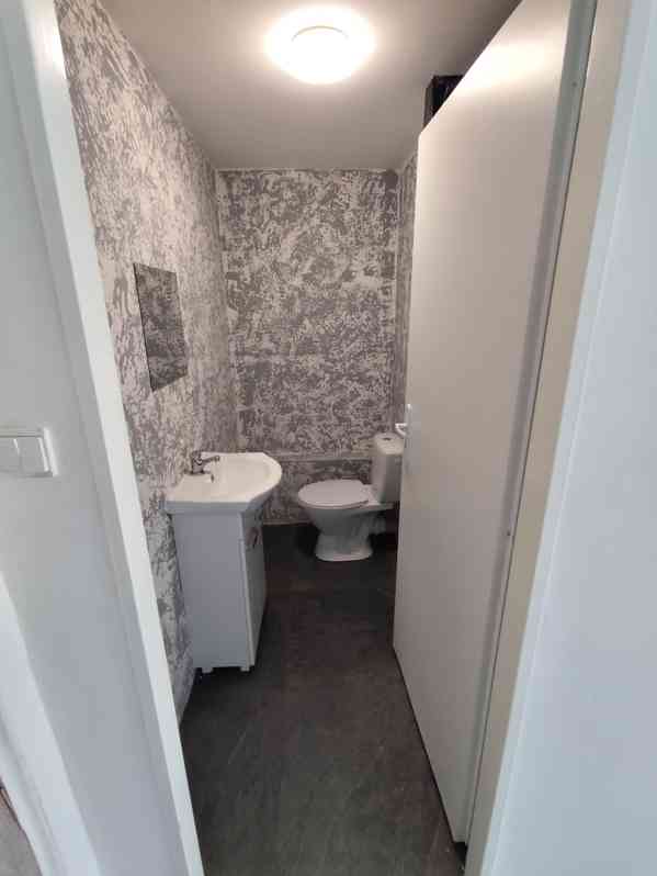 Pronájem bytu 1+kk v OV v ulici U Věžových domů  - foto 3