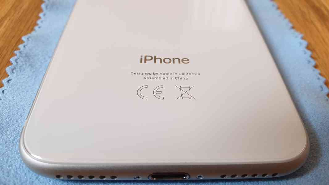 Iphone 8 - 256 GB stříbrný - vynikající stav - foto 4
