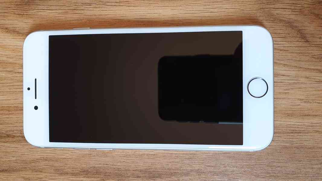 Iphone 8 - 256 GB stříbrný - vynikající stav - foto 2