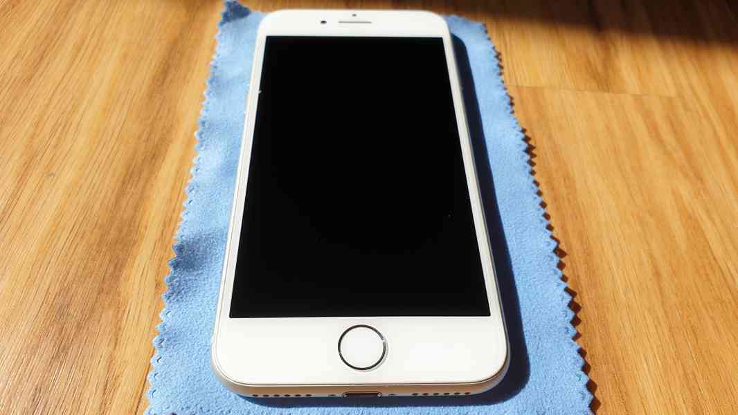Iphone 8 - 256 GB stříbrný - vynikající stav - foto 5