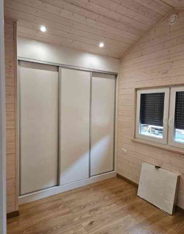 Moderní malý dům, uvnitř kompletně dokončený - foto 10