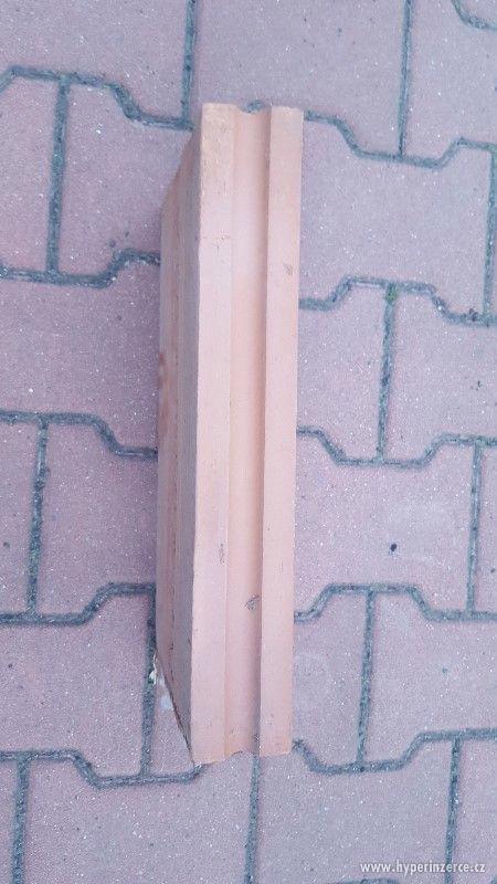 Dutá cihla 38,5 x 19 x 6 (700 ks a více) - foto 2