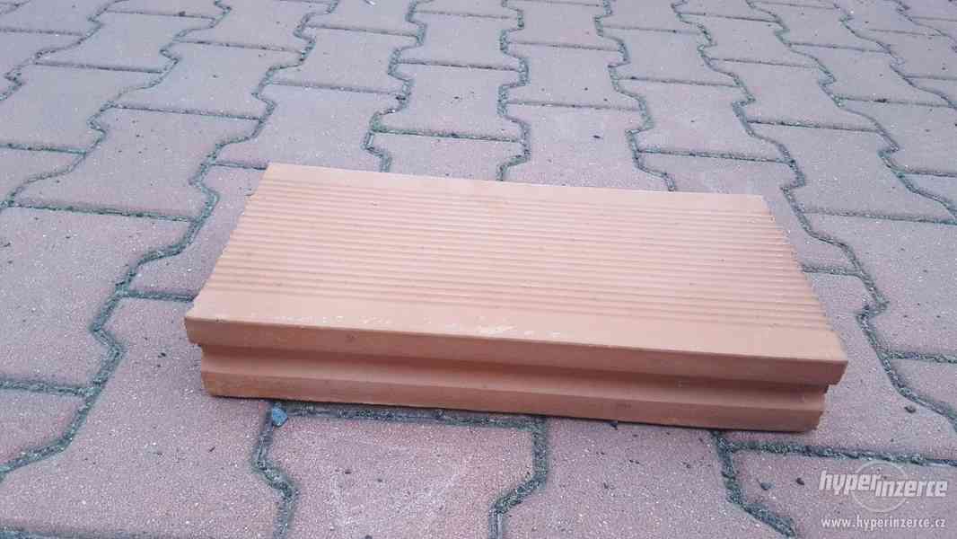 Dutá cihla 38,5 x 19 x 6 (700 ks a více) - foto 3