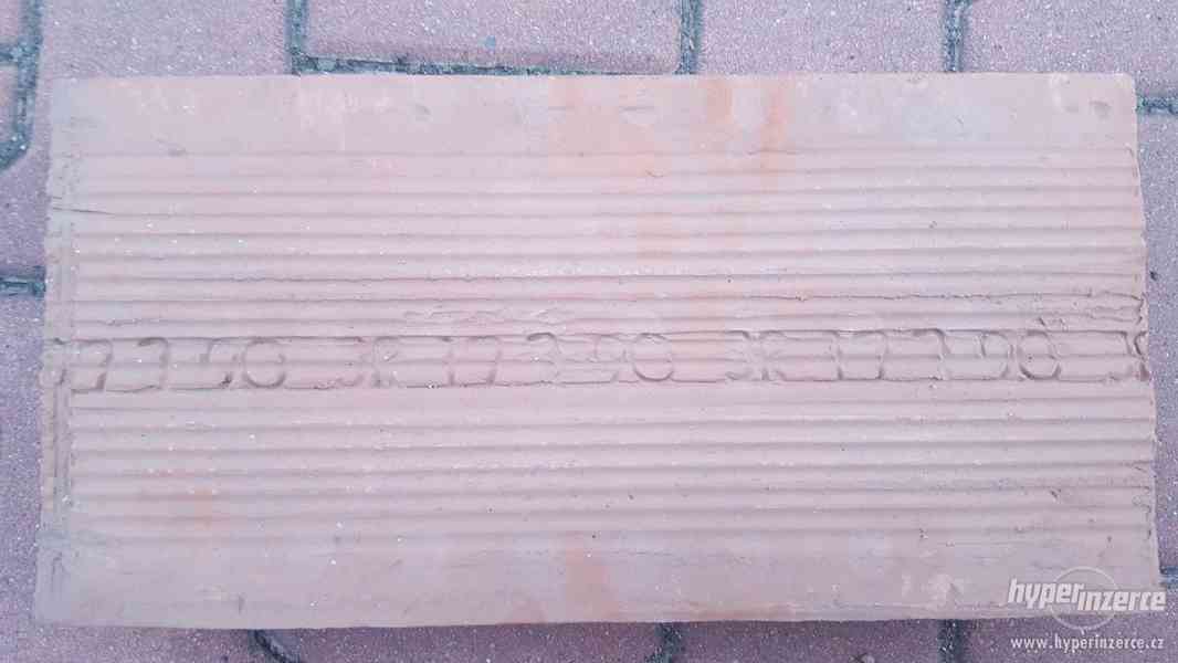 Dutá cihla 38,5 x 19 x 6 (700 ks a více) - foto 4