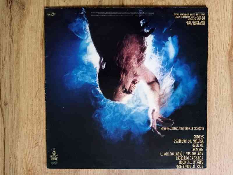 OZZY OSBOURNE - BARK AT THE MOON. - foto 2
