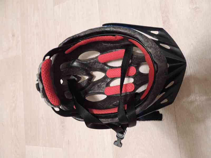 Cyklo helma - foto 2