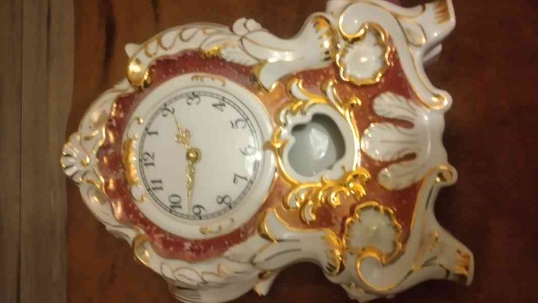 Prodam krásné porcelánové hodinky Leander 1946 - foto 2