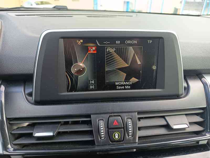 BMW 218i Active Touter ČR 78tkm  - foto 22