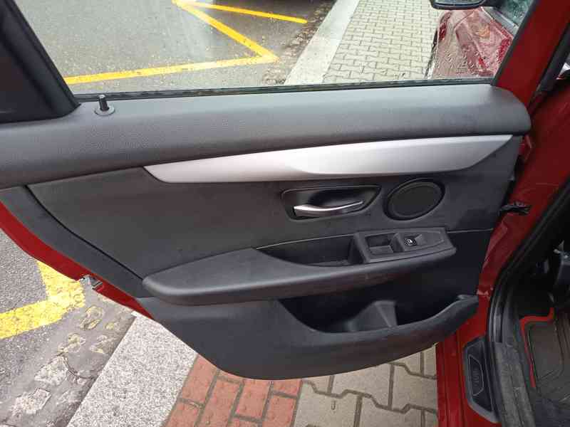 BMW 218i Active Touter ČR 78tkm  - foto 18