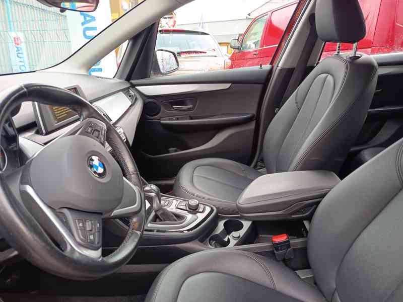 BMW 218i Active Touter ČR 78tkm  - foto 20