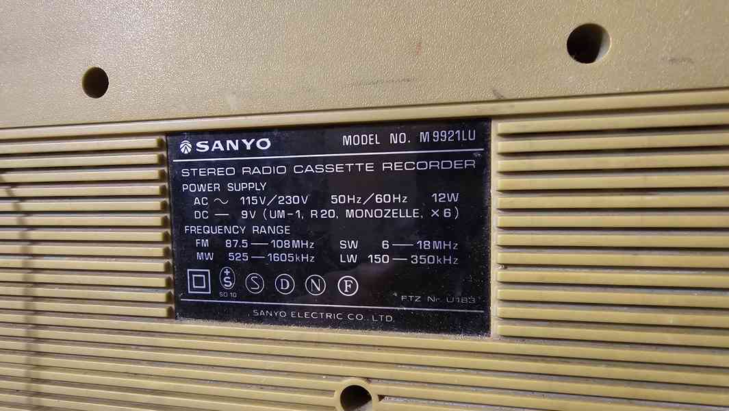 SANYO M9921LU radiomagnetofon - vzhledové vady - foto 3