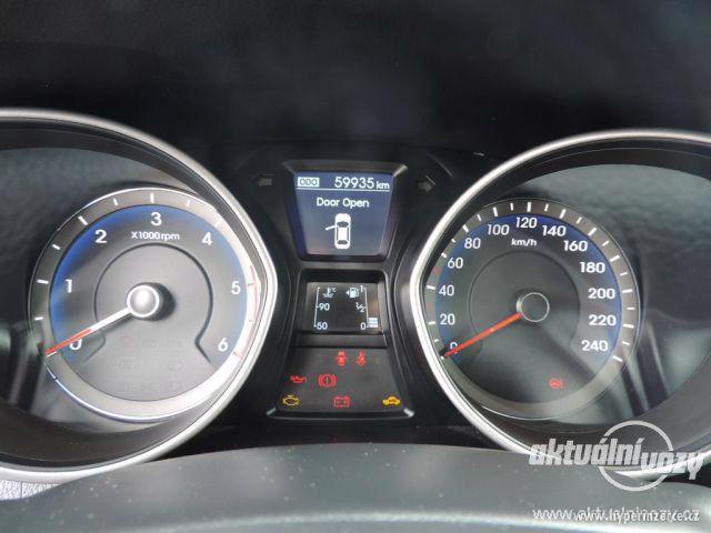 Hyundai i30 1.6, nafta, r.v. 2013 - foto 27