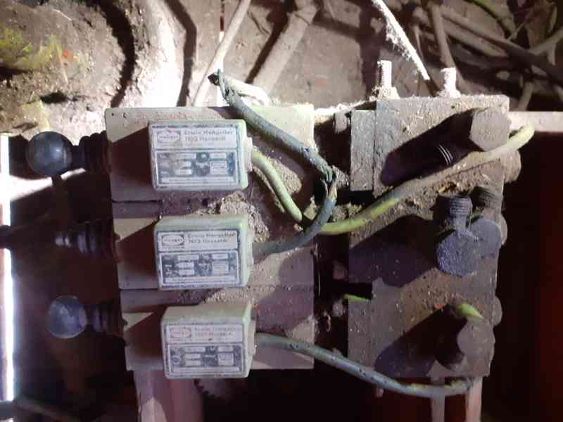 Prodavam rozvadec elektromagneticky na hydrauliku. kus 2 - foto 2
