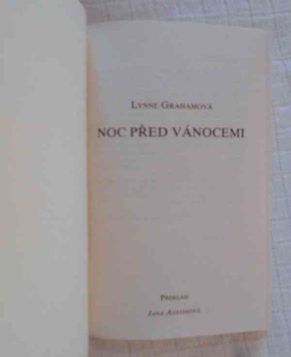 Grahamová - Noc před Vánocemi - Harlequin Sladký život  2022 - foto 2