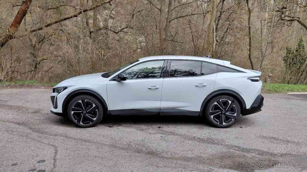 Peugeot 408 1,2   PureTech EAT8, 31 000 km - foto 1