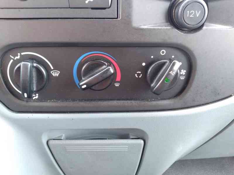 FORD TRANSIT TOURNEO 2.2 TDCI 9 MÍST L3H3 115T 300 - foto 27