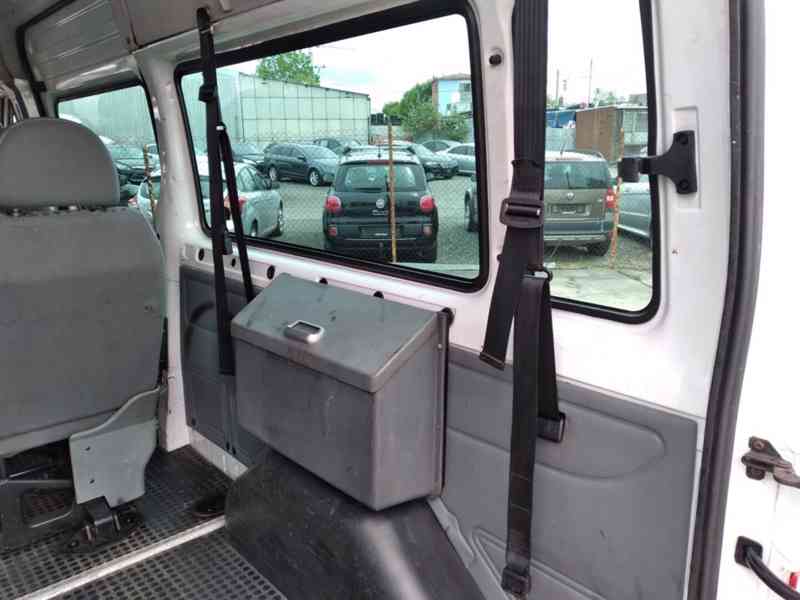 FORD TRANSIT TOURNEO 2.2 TDCI 9 MÍST L3H3 115T 300 - foto 11