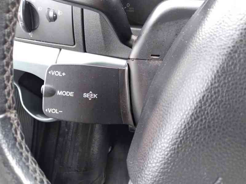 FORD TRANSIT TOURNEO 2.2 TDCI 9 MÍST L3H3 115T 300 - foto 29
