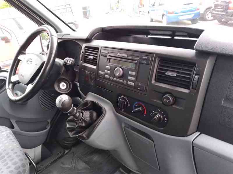 FORD TRANSIT TOURNEO 2.2 TDCI 9 MÍST L3H3 115T 300 - foto 21