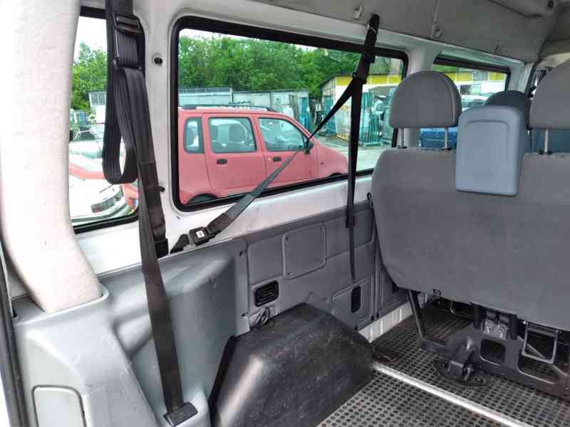 FORD TRANSIT TOURNEO 2.2 TDCI 9 MÍST L3H3 115T 300 - foto 10