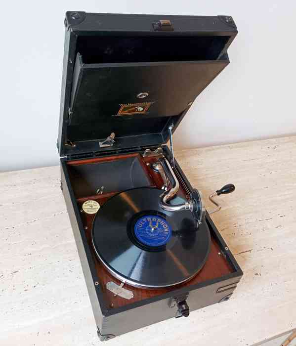 His Master’ Voice – gramofon na kliku z roku 1925, top stav