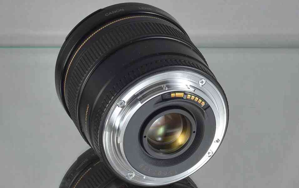 Canon EF 20mm 1:2.8 USM ** širokoúhlý Objektiv - foto 5