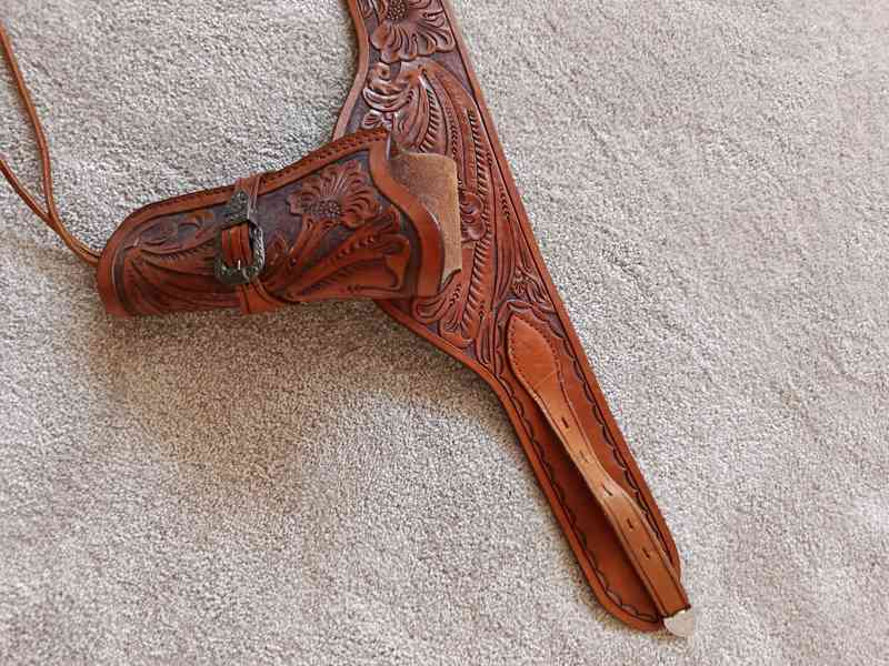 Koženy pásek s pouzdrem velikost  až 105 cm - foto 2