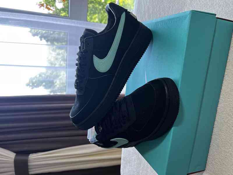 NIKE AIR FORCE 1 LOW "TIFFANY & CO. 1837"