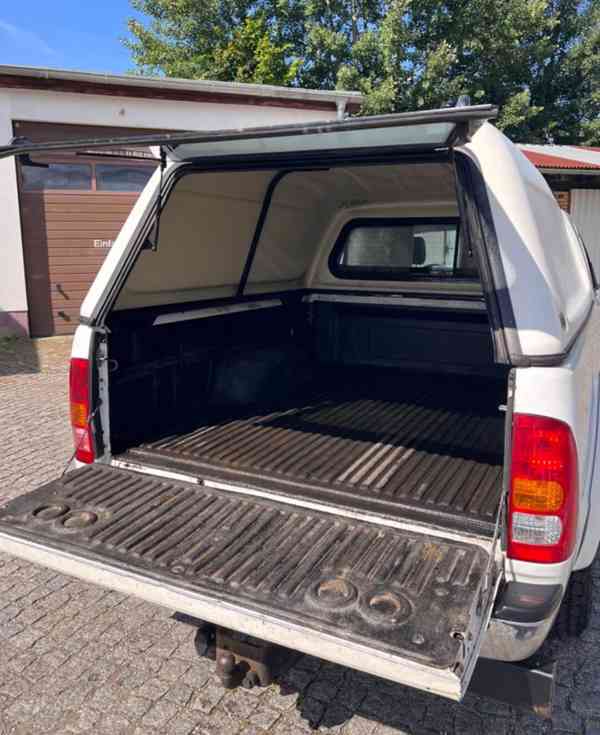 Toyota Hilux 2,5D4D Extra Cab Life 106kw - foto 7
