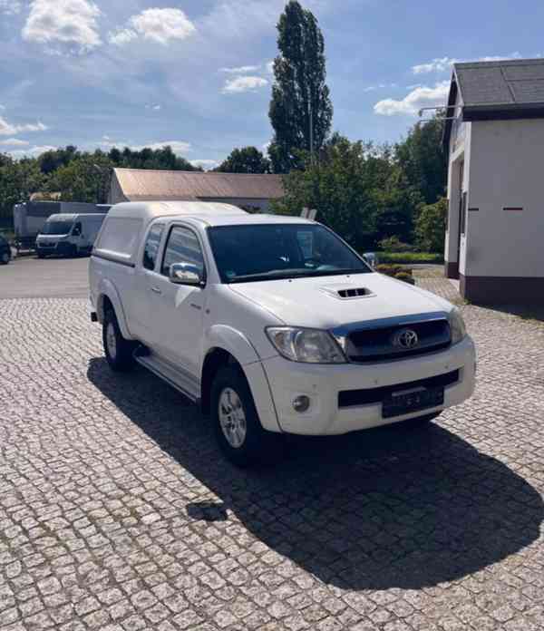 Toyota Hilux 2,5D4D Extra Cab Life 106kw - foto 11