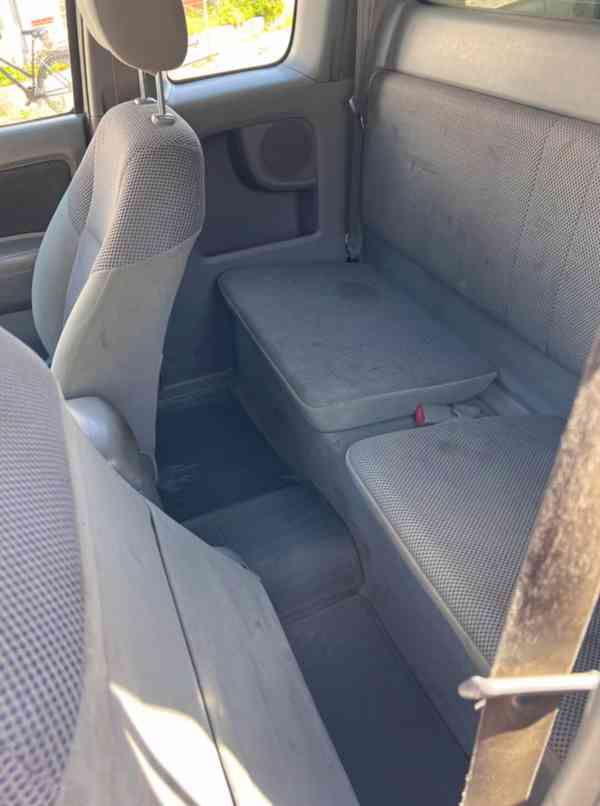 Toyota Hilux 2,5D4D Extra Cab Life 106kw - foto 10