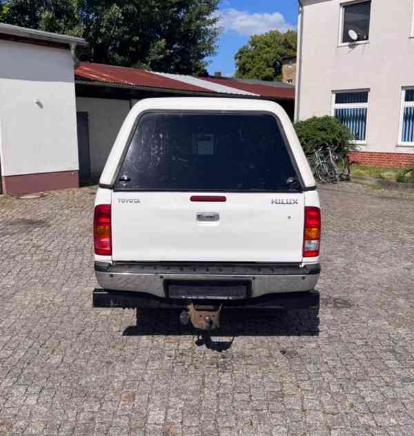 Toyota Hilux 2,5D4D Extra Cab Life 106kw - foto 6