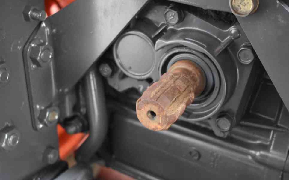 Traktor Kubota BX1800 s celným nakladacom - foto 13