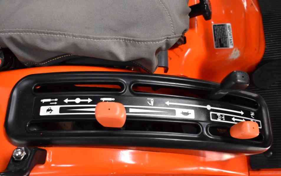 Traktor Kubota BX1800 s celným nakladacom - foto 5