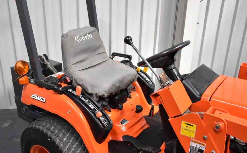 Traktor Kubota BX1800 s celným nakladacom - foto 4