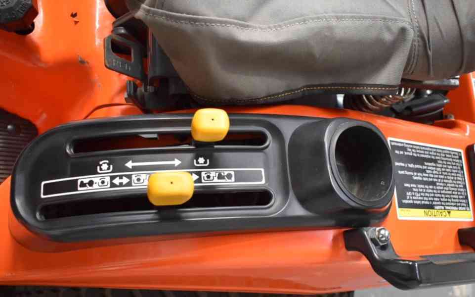 Traktor Kubota BX1800 s celným nakladacom - foto 6