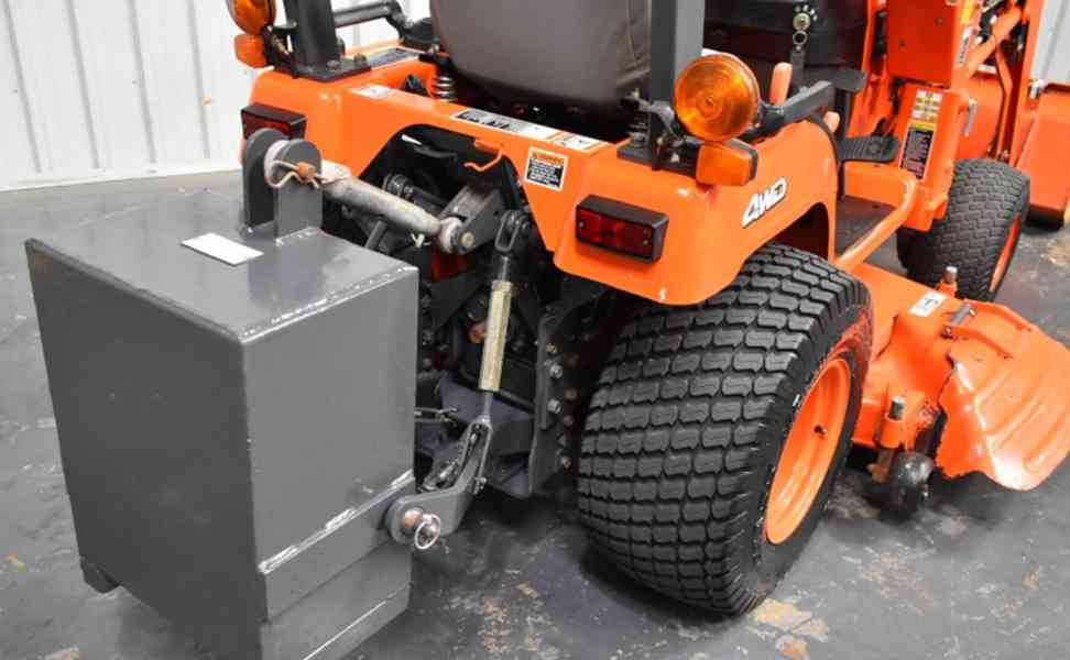 Traktor Kubota BX1800 s celným nakladacom - foto 8