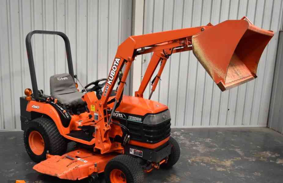 Traktor Kubota BX1800 s celným nakladacom - foto 3