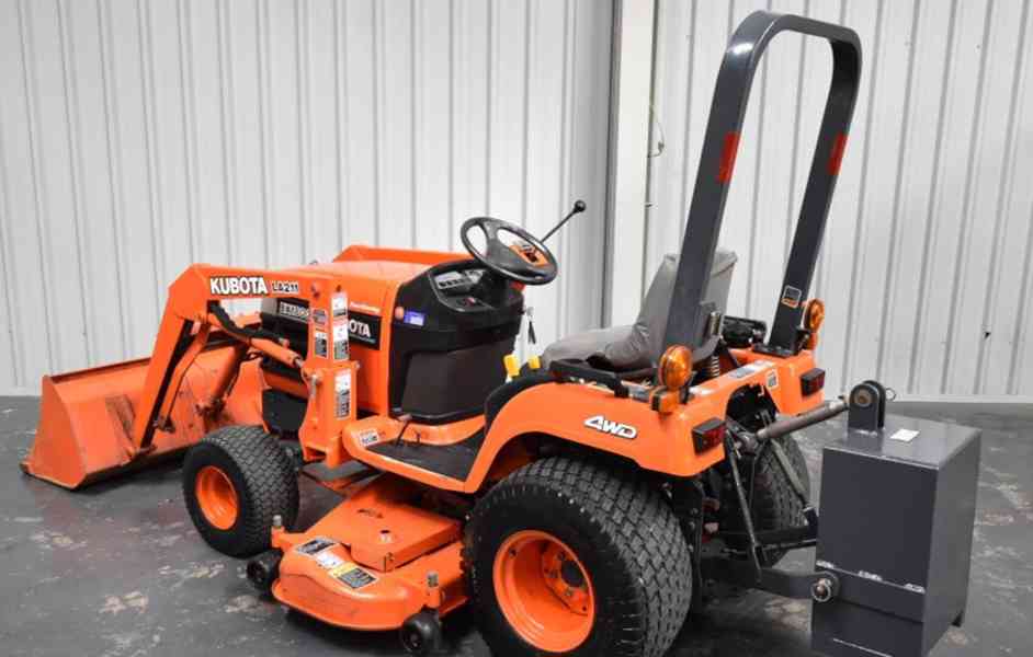Traktor Kubota BX1800 s celným nakladacom - foto 1