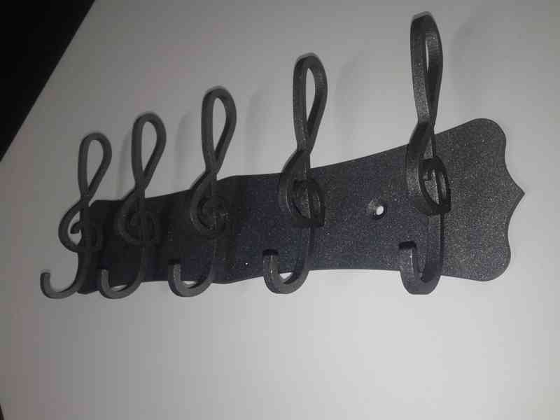 Věšák houslový klíč - foto 4